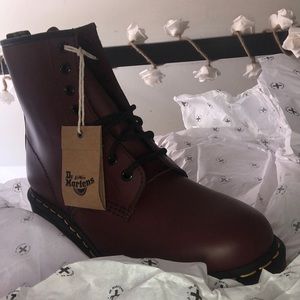 News Dr. Martens 1460 Cherry Red